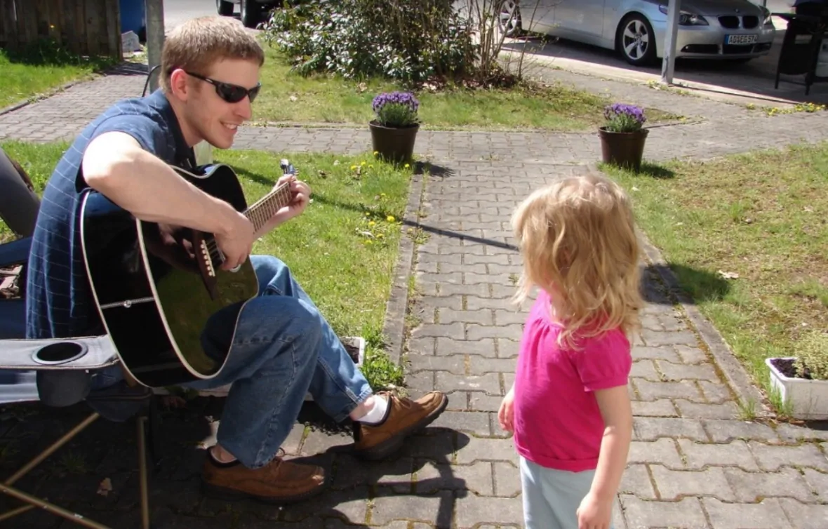 Froede and one of his young daughters